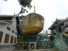 At Mahar Thatkyarthiha pagoda in Mandalay
