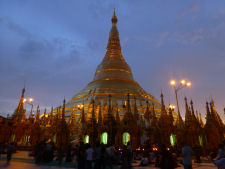 Shwedagon Pagoda in Yangon at dusk