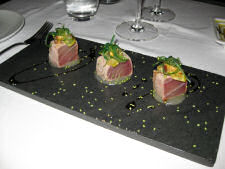 I would like the tuna a bit more toasted - 100 Maneiras in Lisbon