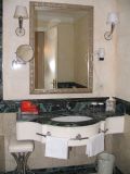 The bathroom at Anglo American hotel in Florence