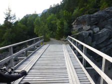 Biking along Ringedalsvann in connection with Trolltunga