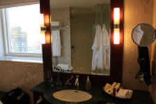 Bathroom at hotel room at Dusit Thani in Dubai
