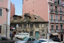Some of the houses in Lisbon is in poor conditions
