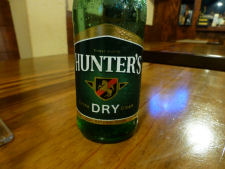 Tasting a Hunters dry cidar at Braai Republic in Seoul
